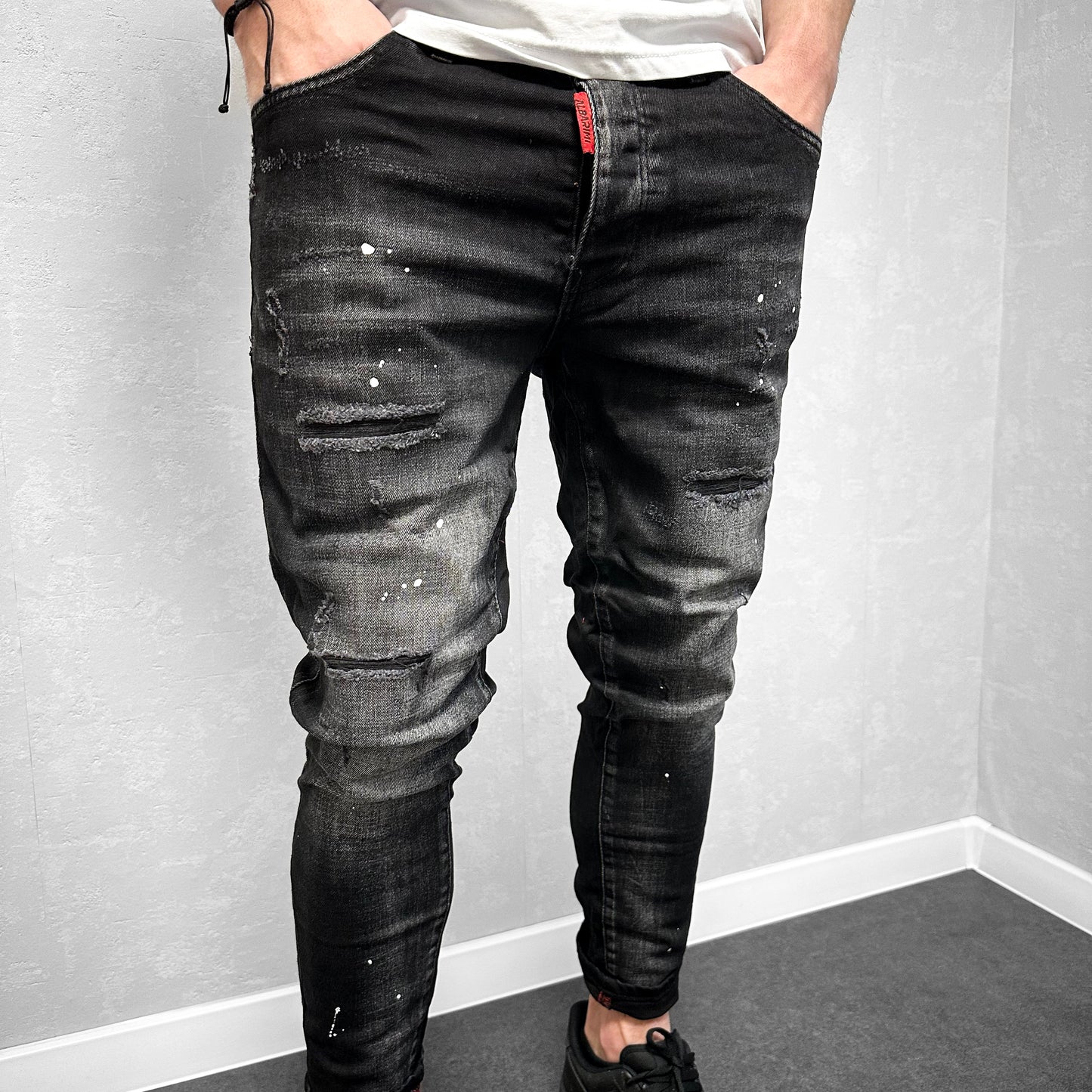 Мъжки напръскани дънки с кръпки "Insomnia"