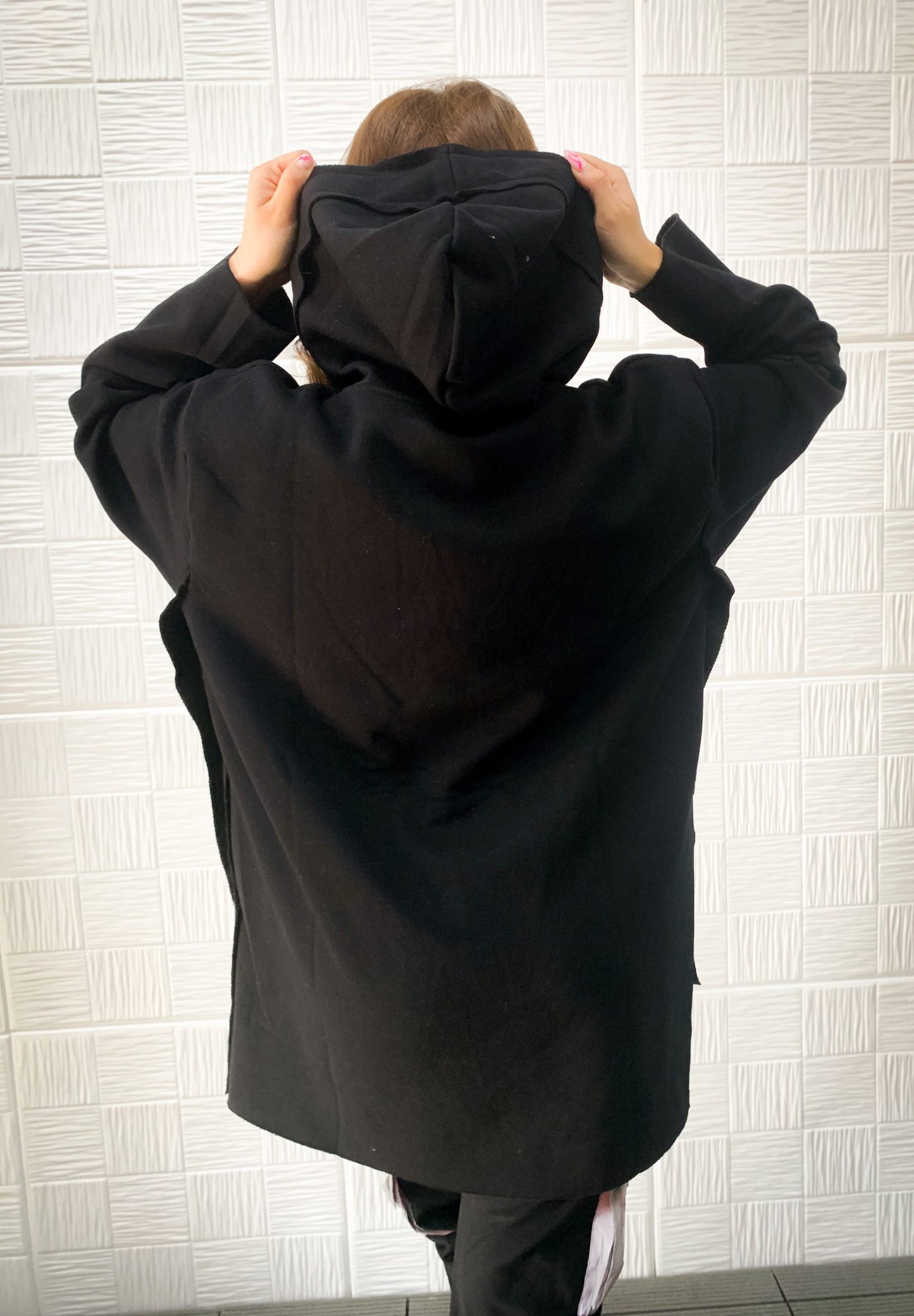 Дълъг суитшърт с качулка