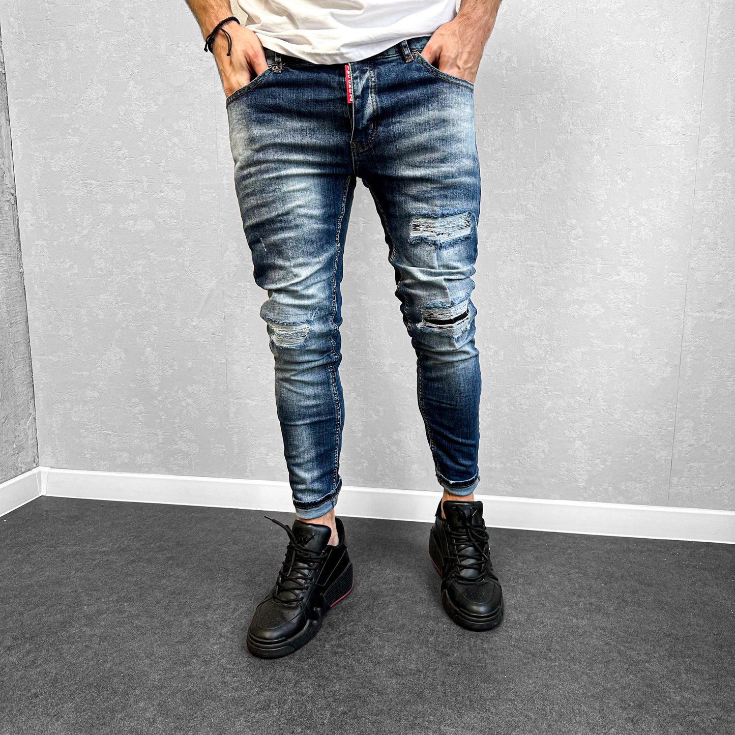 Мъжки дънки с лек скъсан ефект "Rode"