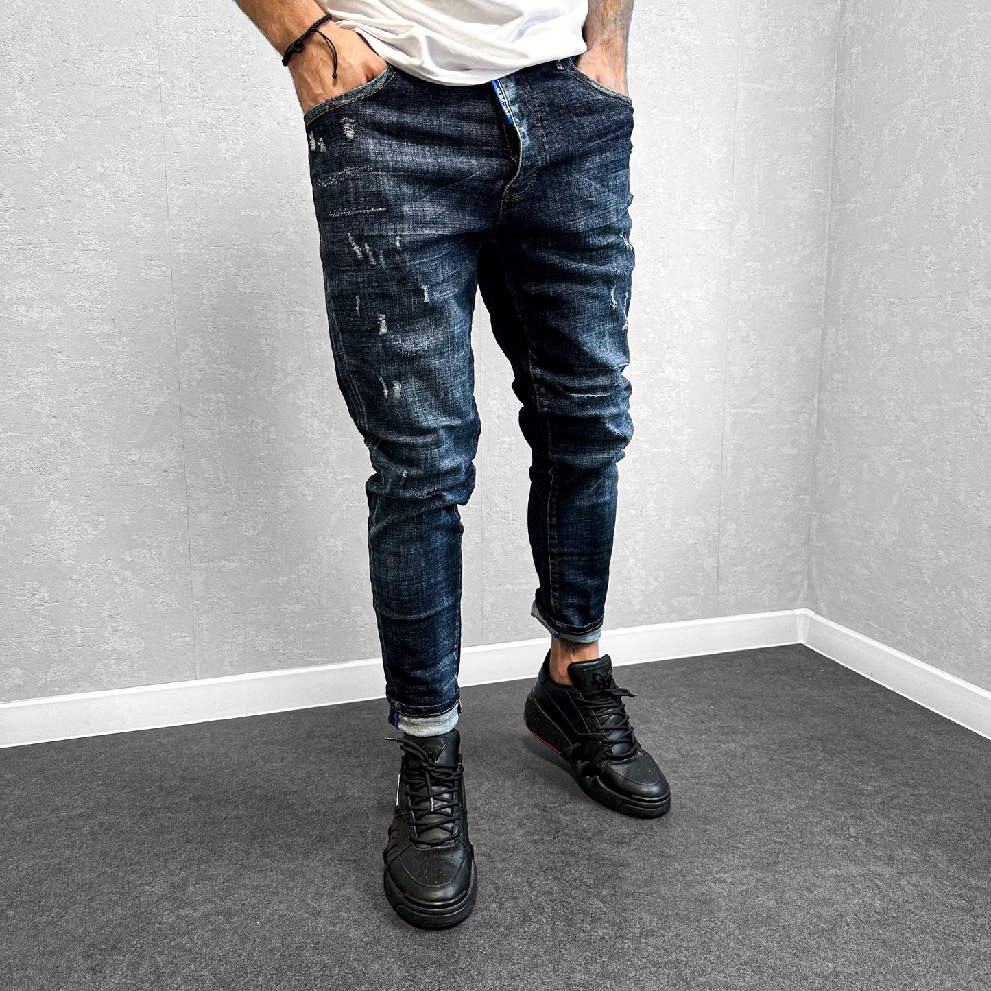 Мъжки дънки с леки кръпки "Artemidis"